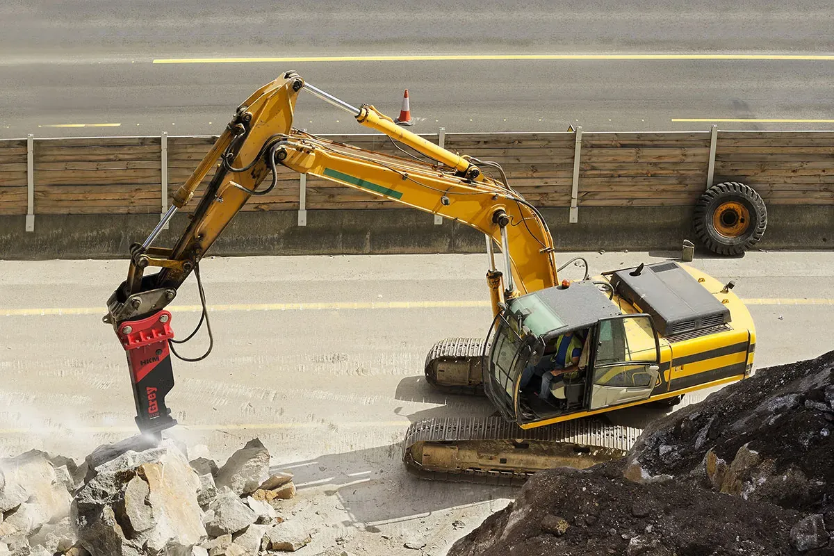 HKM Grey G170, HKM hydraulic breaker at work in the field