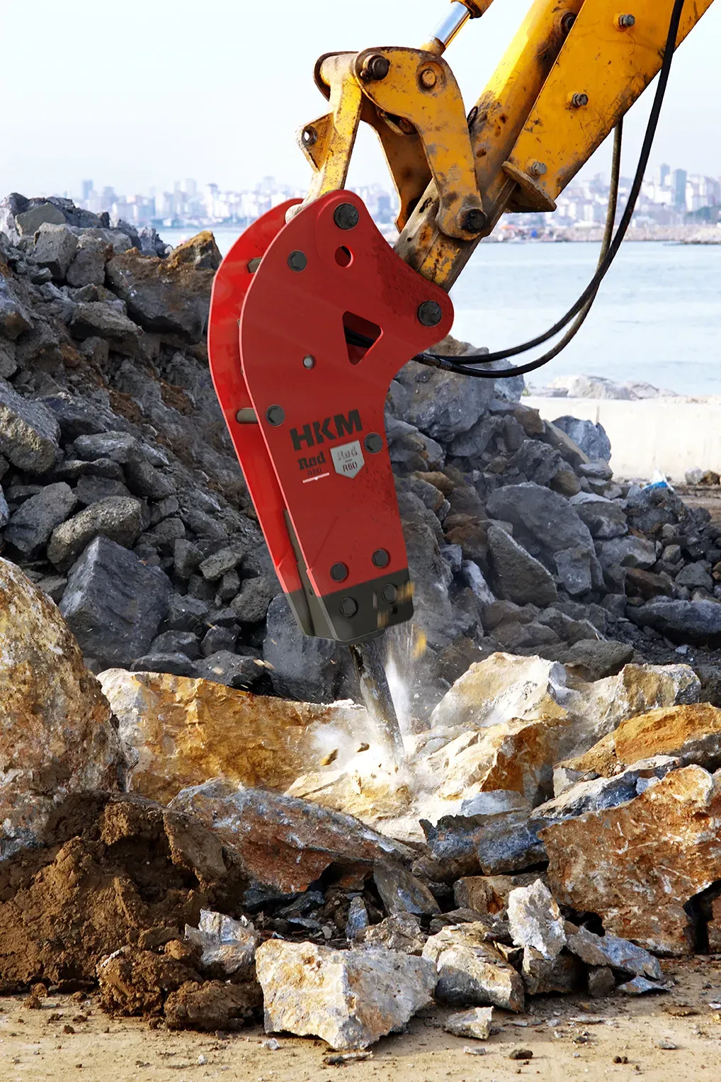HKM Red Serisi, HKM hydraulic breaker at work in the field