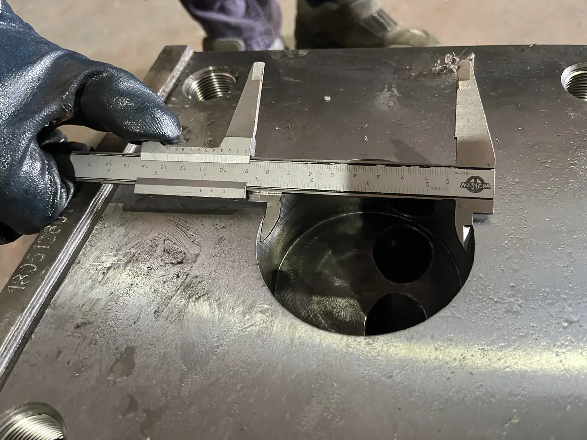 Quality control / dimensional measurement (calliper, micrometer)